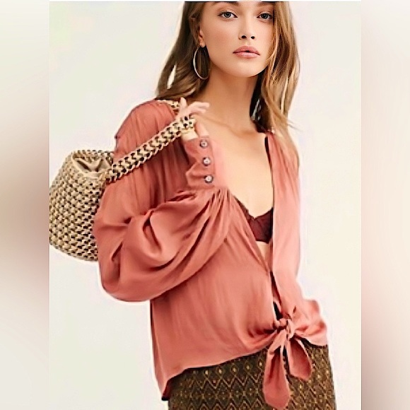 Free People Party Crasher Satin Top in Coral. Size Small. NWOT - Picture 1 of 6